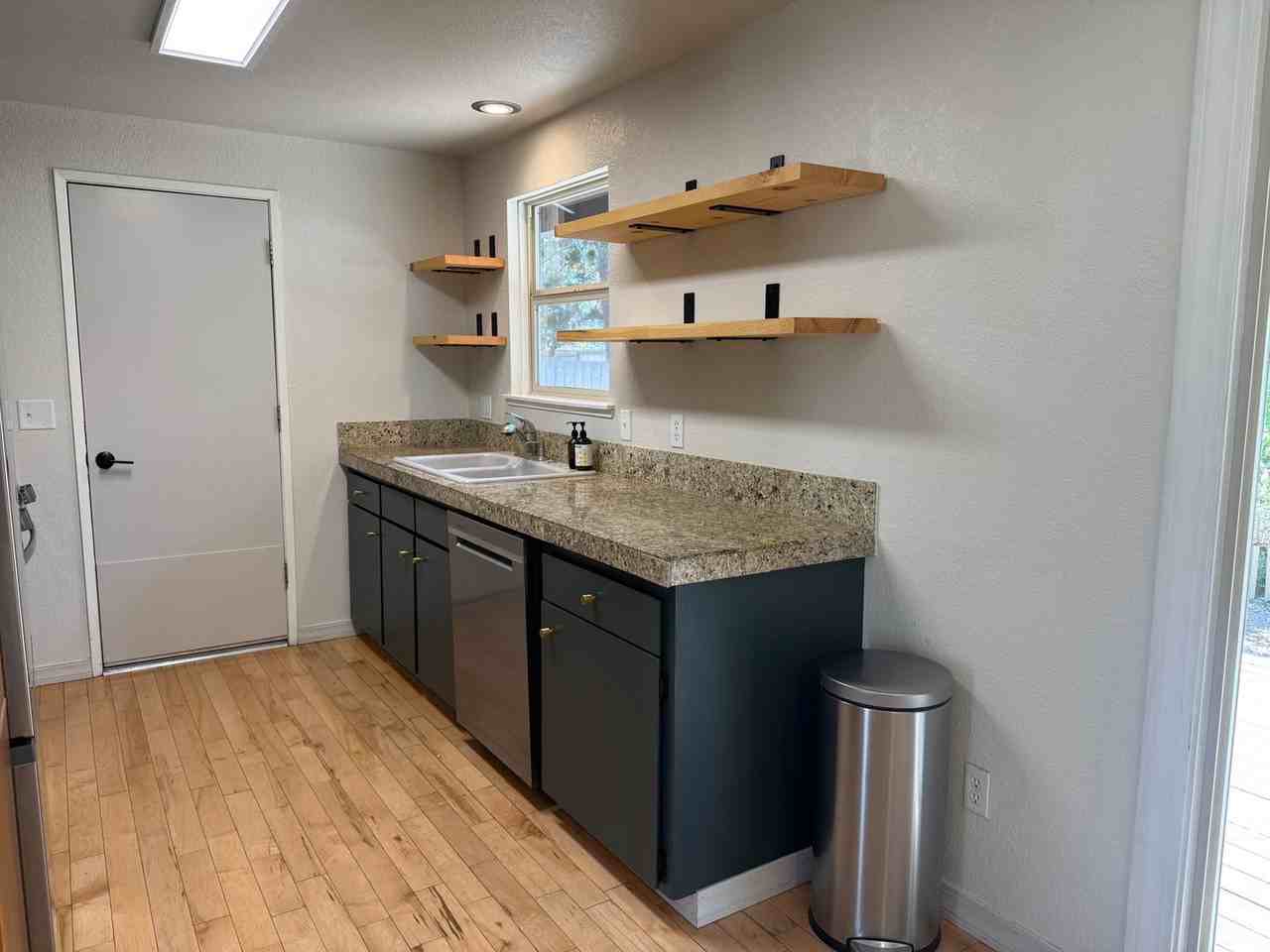 903 Se Morton Ct - Photo 5 of 21