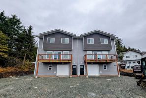 featured image of 3736 Lee St