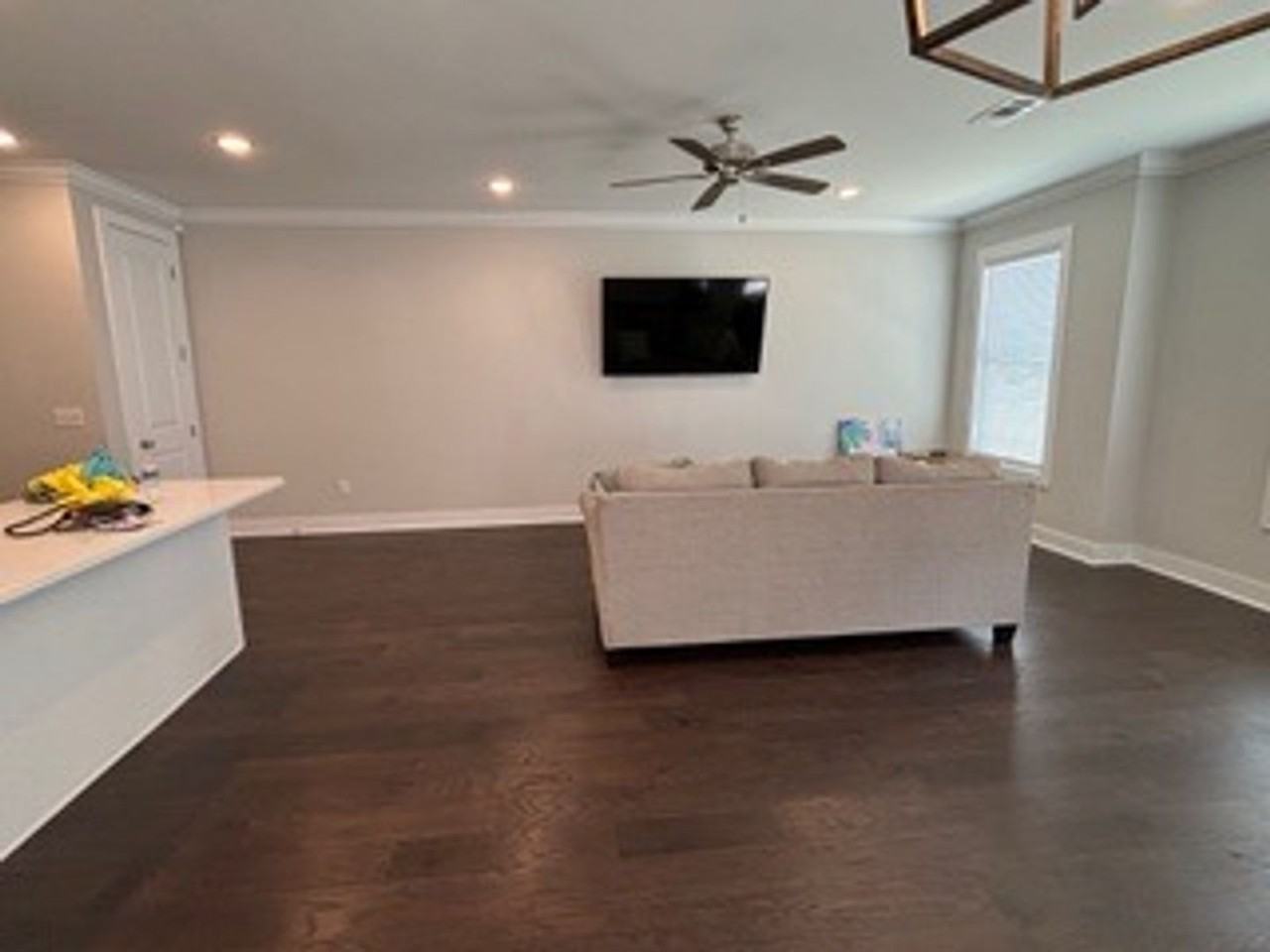 318 Stillwater Ln - Photo 2 of 5