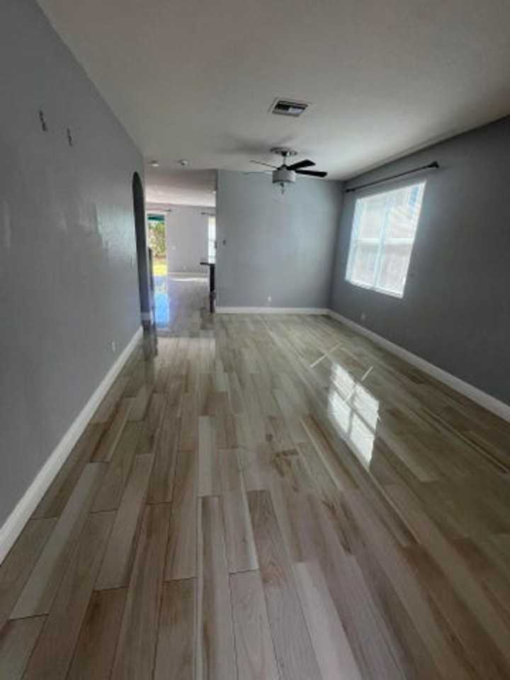 810 Palm Tree Ln - Photo 5 of 11