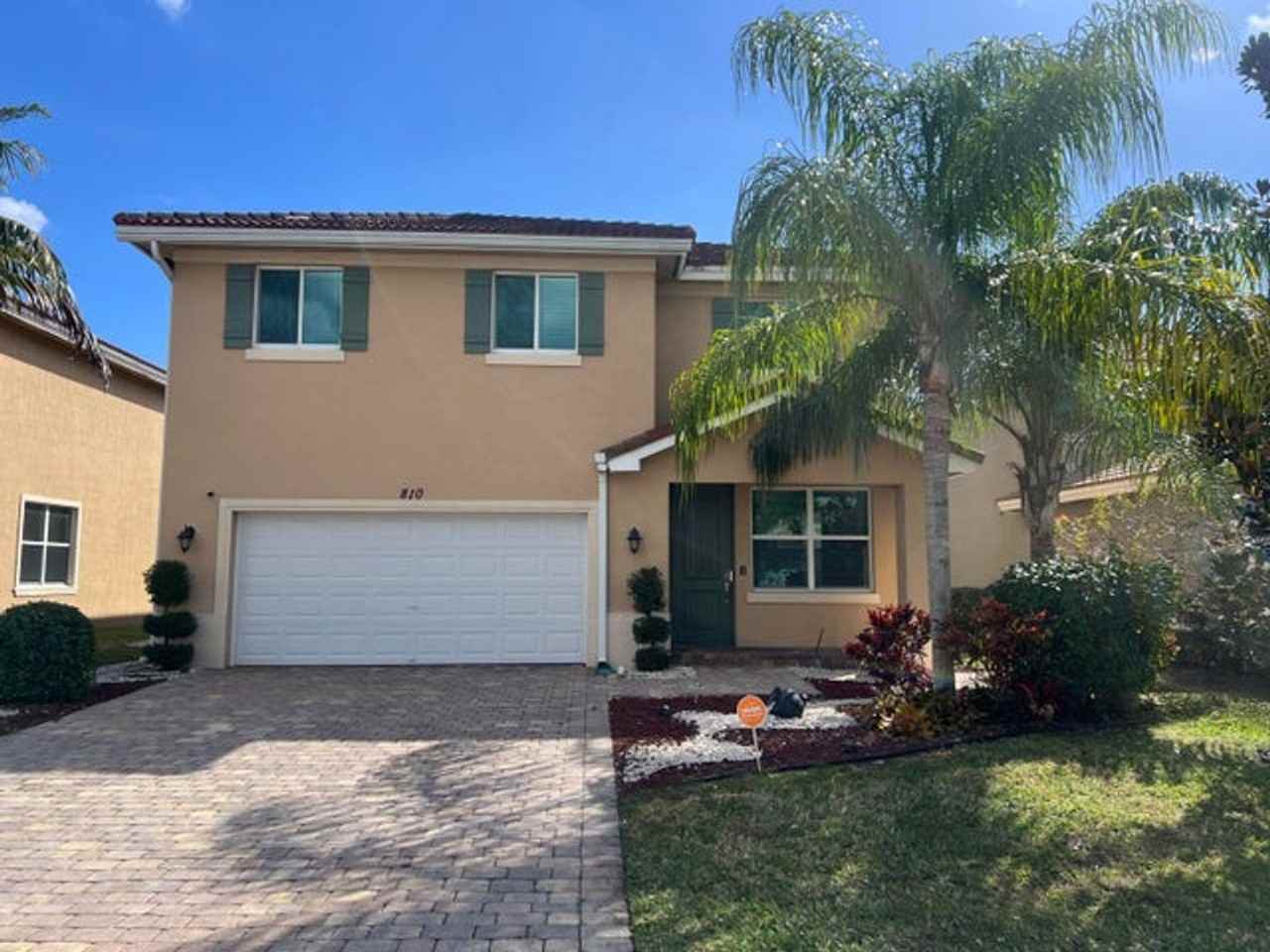 810 Palm Tree Ln - Photo 6 of 11
