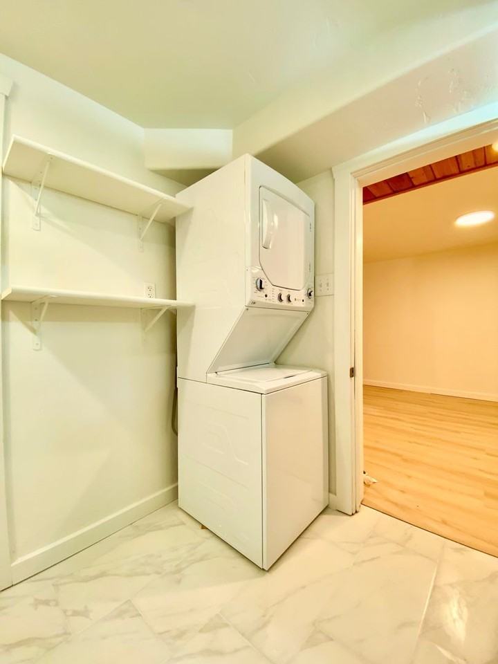 298 Burns St #B - Photo 6 of 14