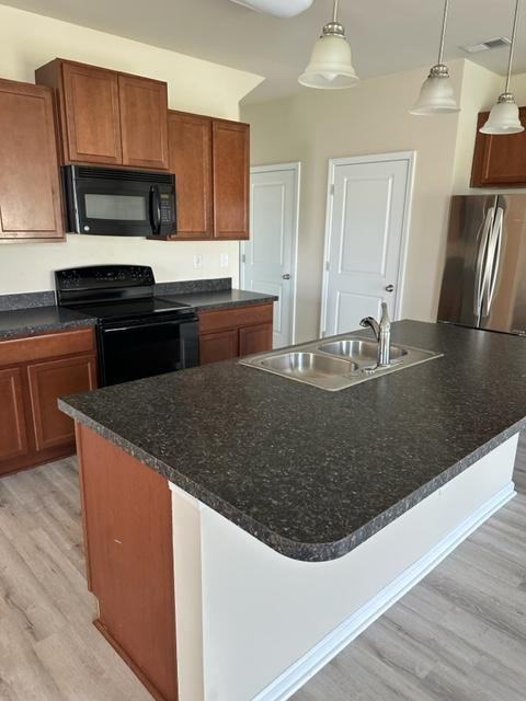 812 Hayes Point Cir - Photo 4 of 20