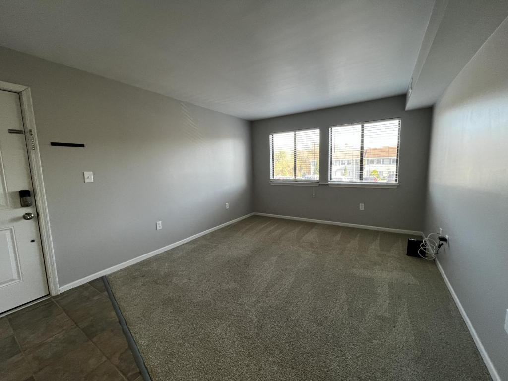 950 Life Dr - Photo 3 of 11