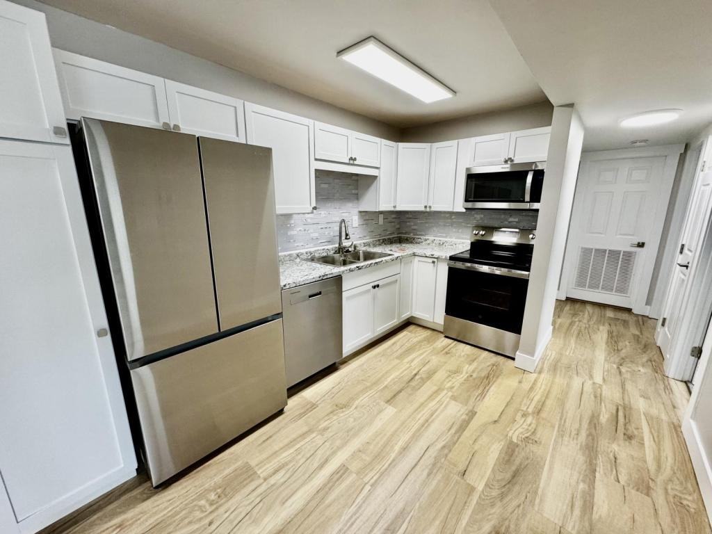980 Life Dr - Photo 4 of 11