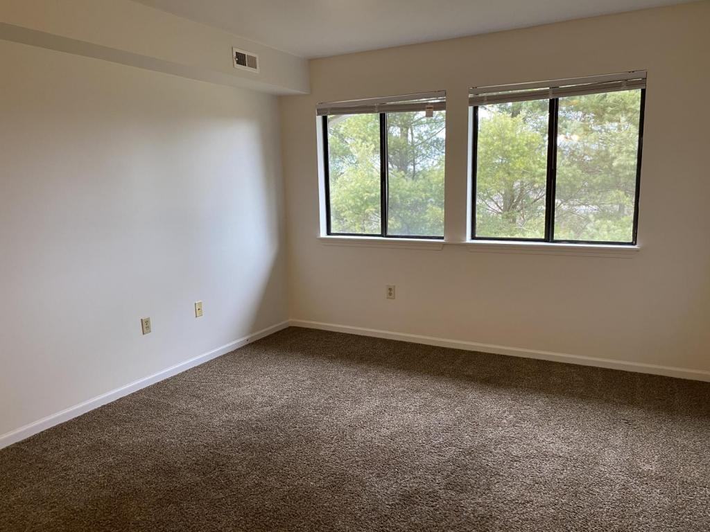 960 Life Dr - Photo 3 of 10