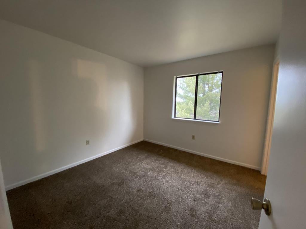 960 Life Dr - Photo 6 of 10