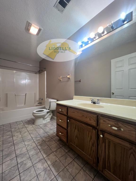 2000 Mockingbird Ln #3 - Photo 7 of 11