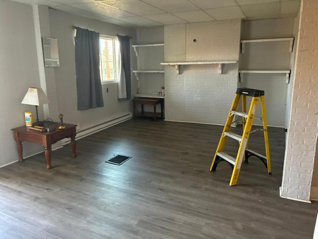 2319 S Braddock Ave Apt 2 - Photo 3 of 12