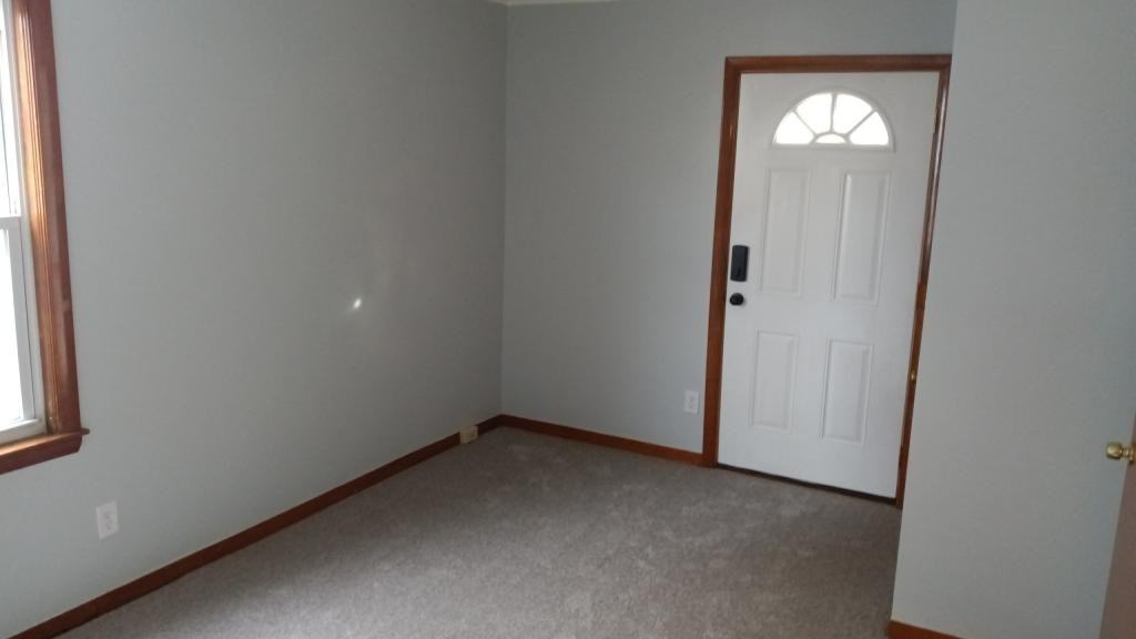 229 Tripp St - Photo 3 of 14