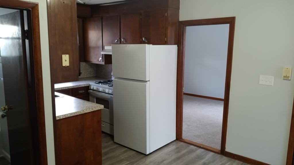 229 Tripp St - Photo 7 of 14