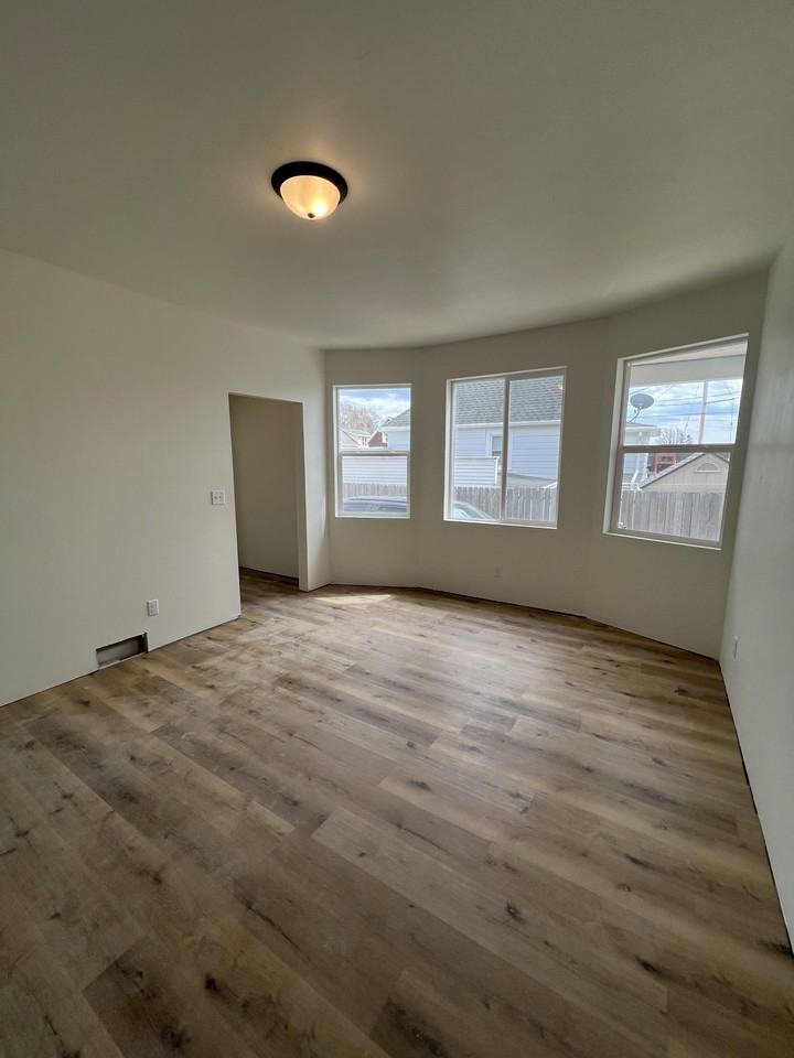 2304 Monroe St #A - Photo 3 of 3