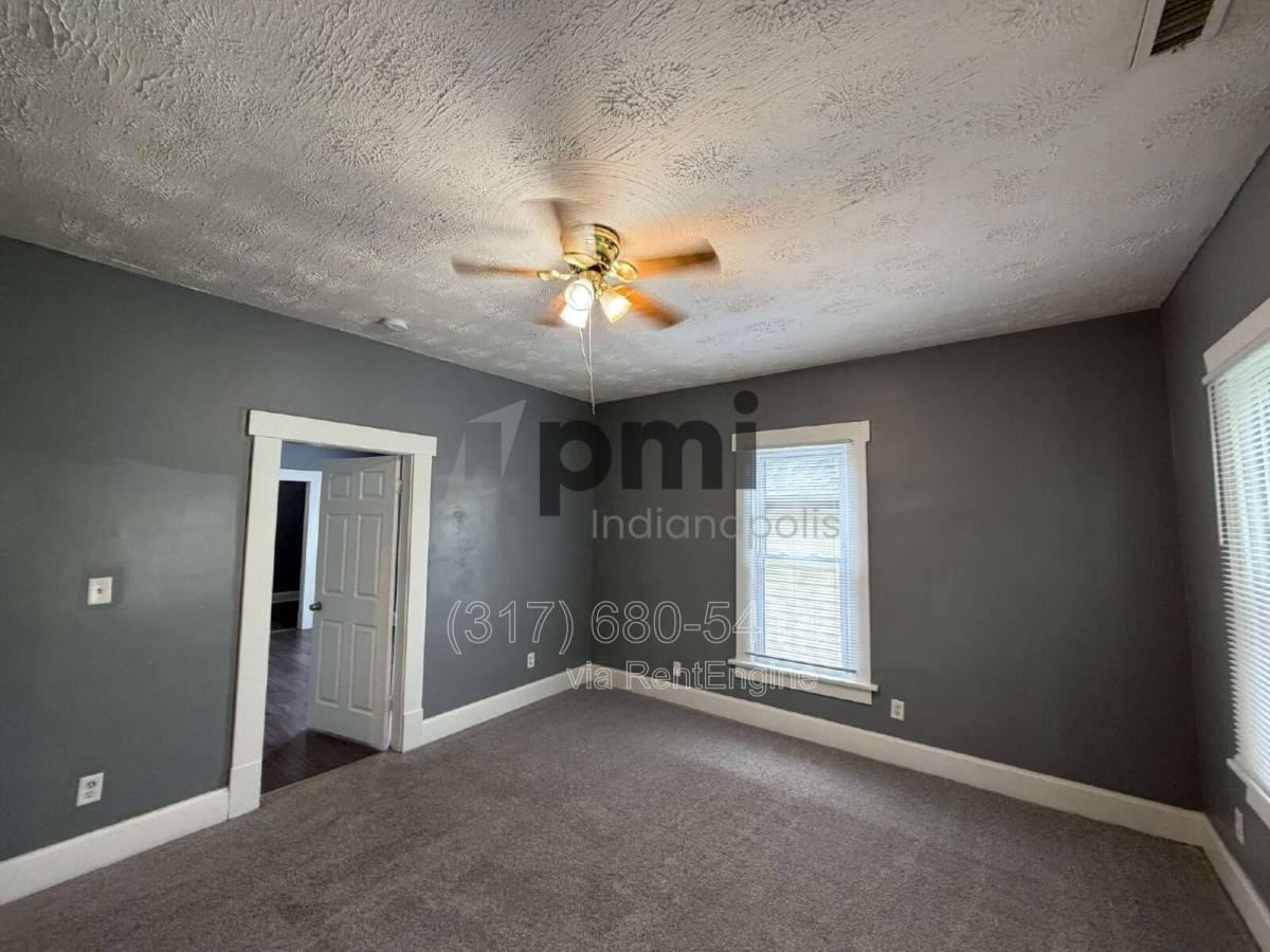 2564 Deming Ave - Photo 3 of 10