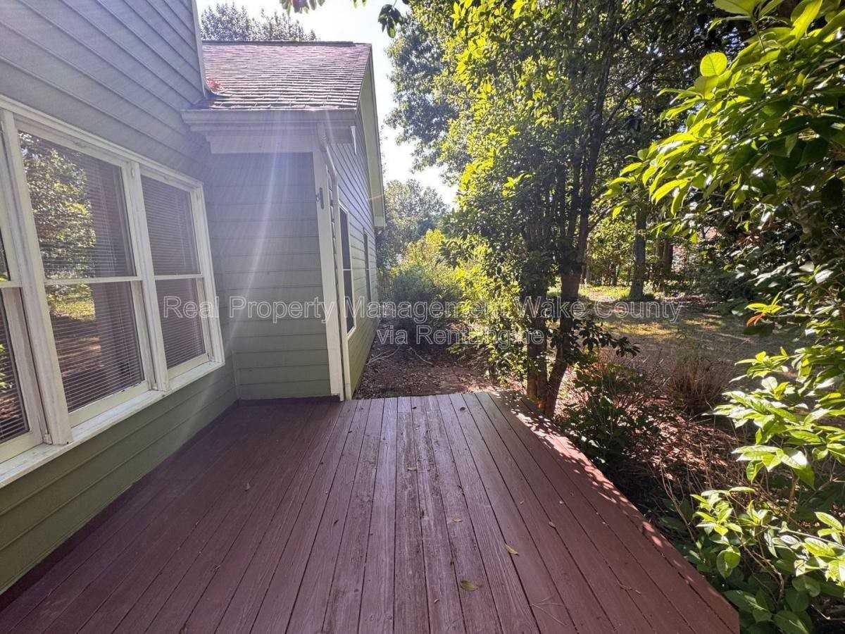 102 Powder Mill Ct - Photo 2 of 10