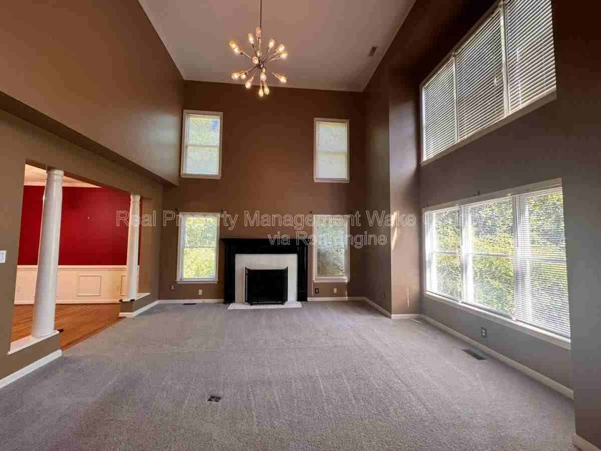 102 Powder Mill Ct - Photo 3 of 10
