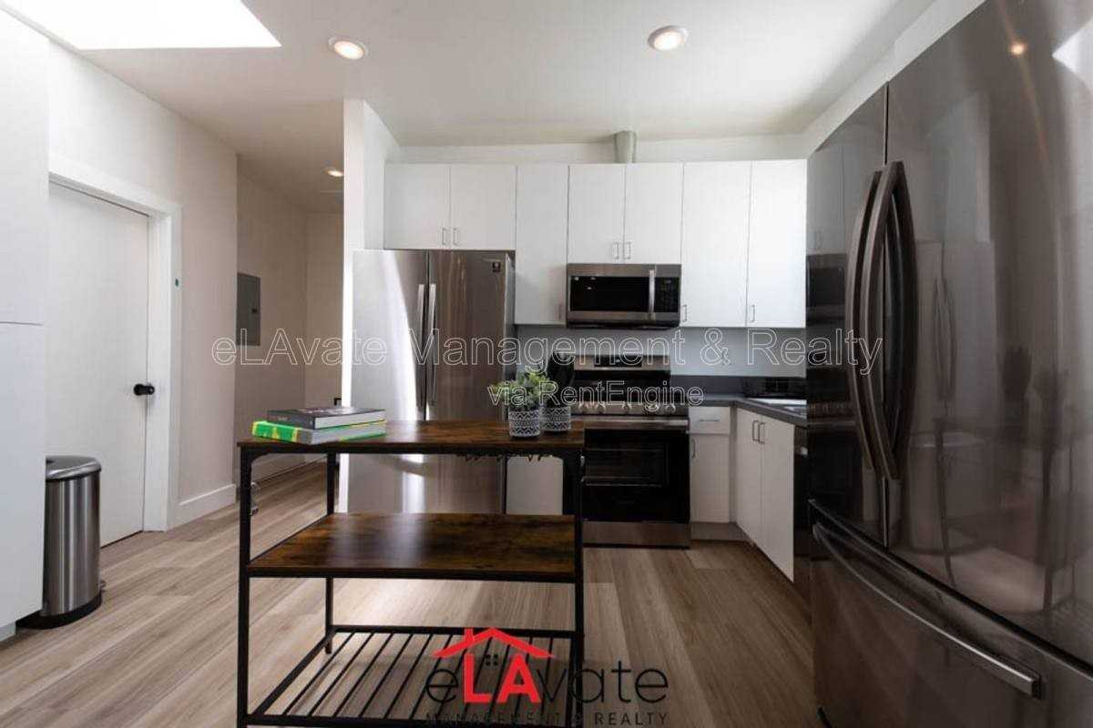 564 N Virgil Ave #560 - Photo 5 of 10