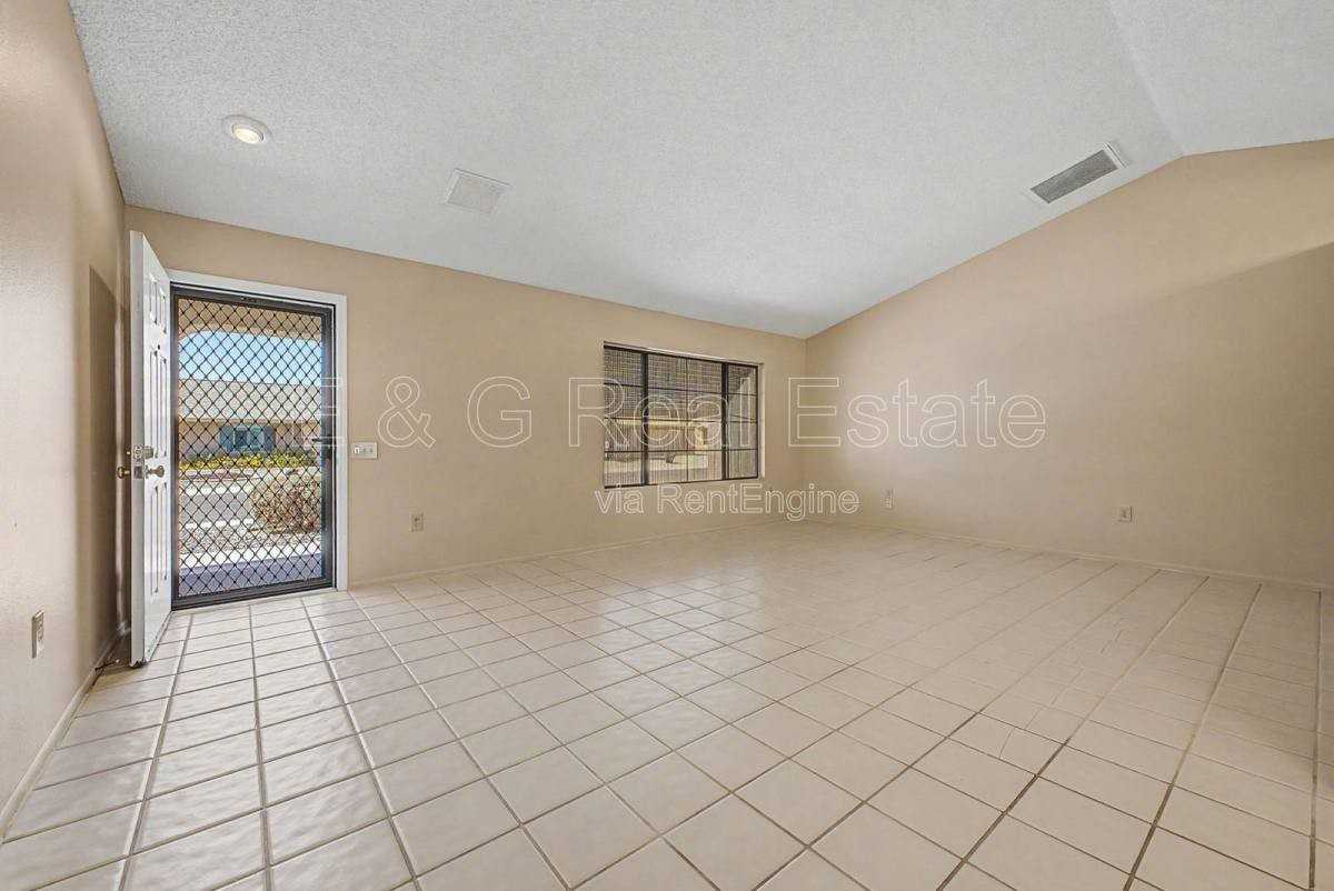 14222 W Yosemite Dr - Photo 2 of 10