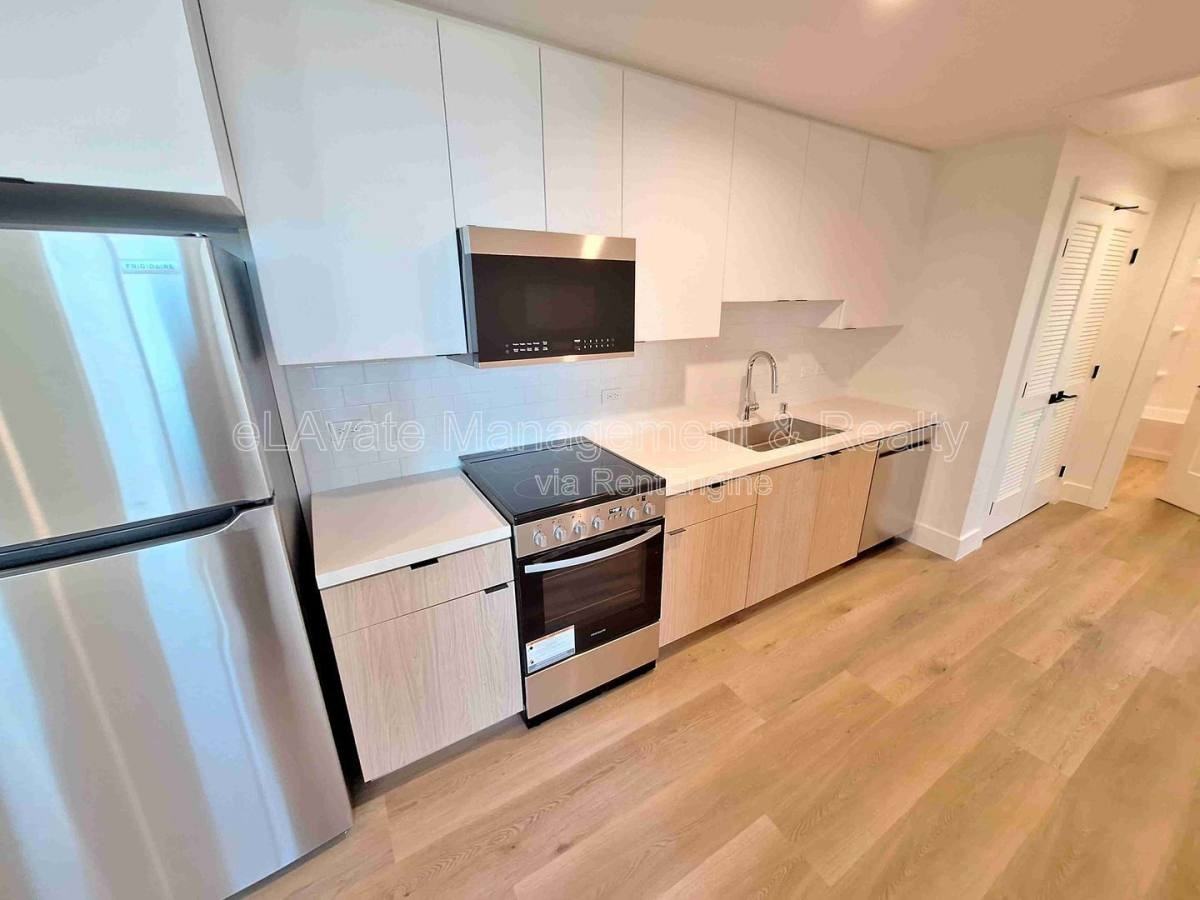 16136 Devonshire St #303 - Photo 3 of 10