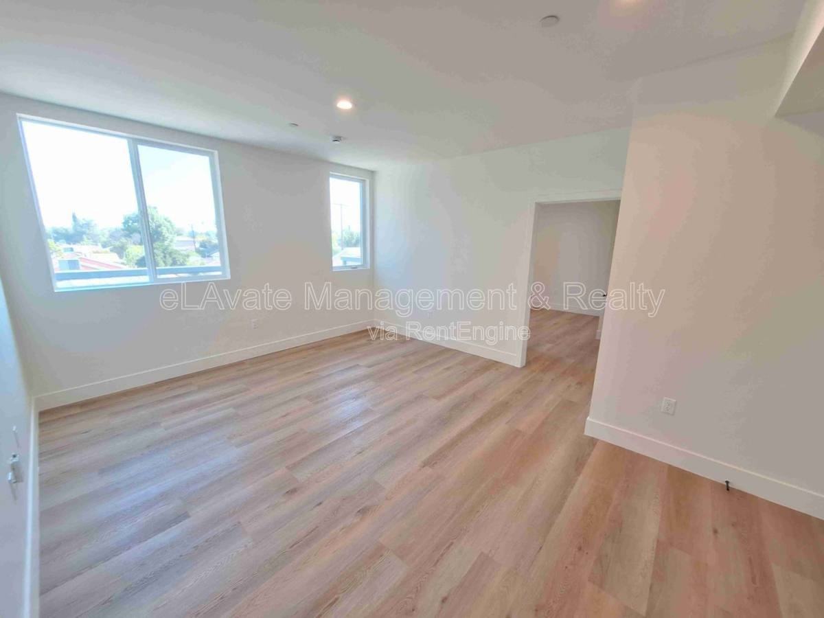 16136 Devonshire St #303 - Photo 5 of 10