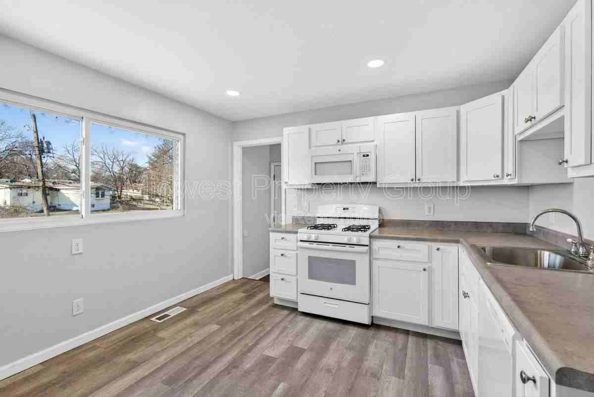 1540 Aspen Dr - Photo 3 of 10