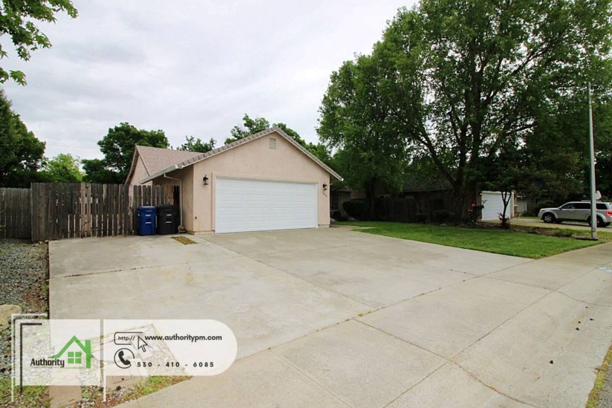 5449 Mill Pond Ln - Photo 3 of 10