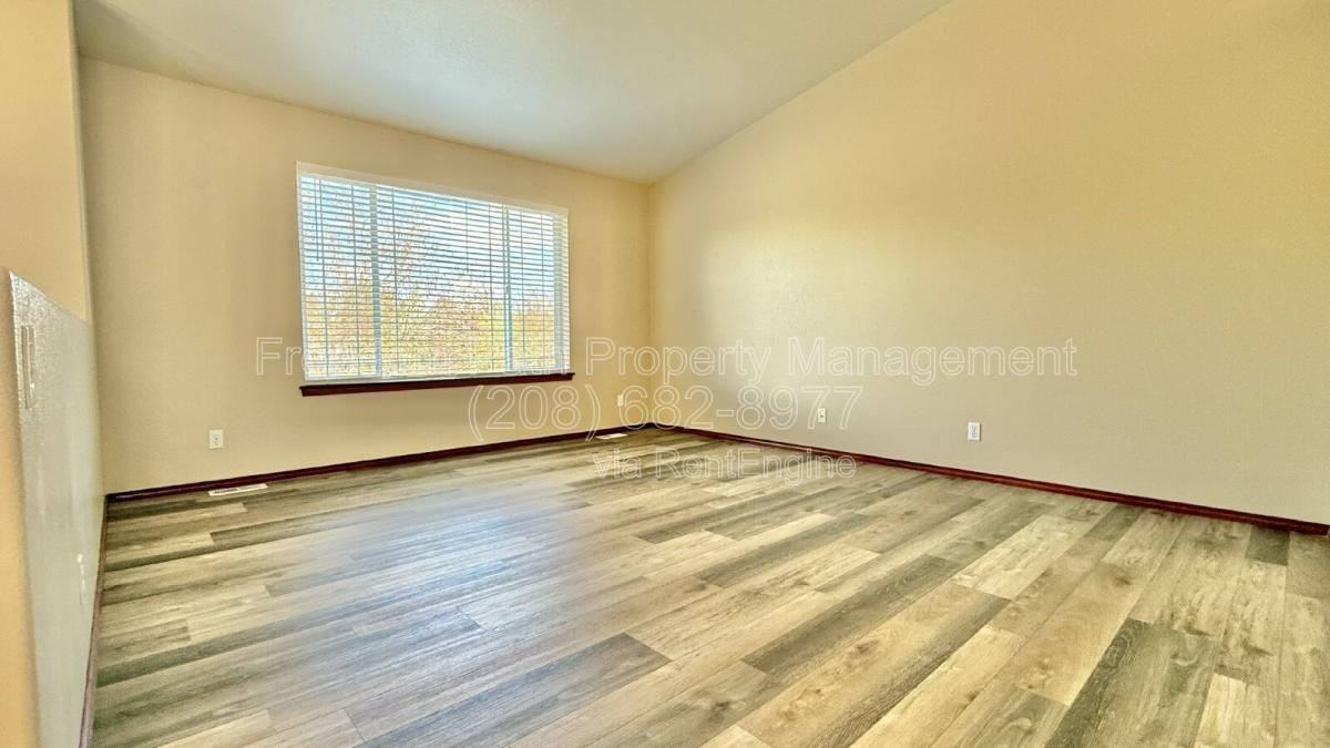 1930 W Canfield Ave - Photo 2 of 10
