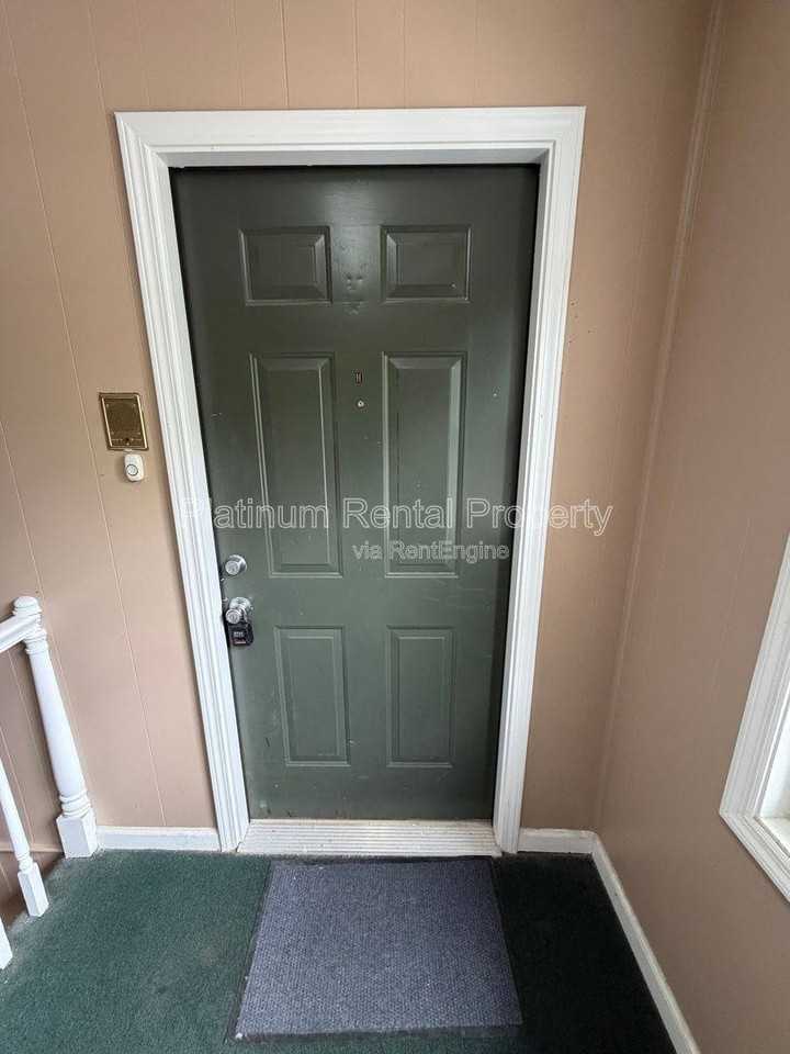 335 Winding River Dr #H - Photo 3 of 10