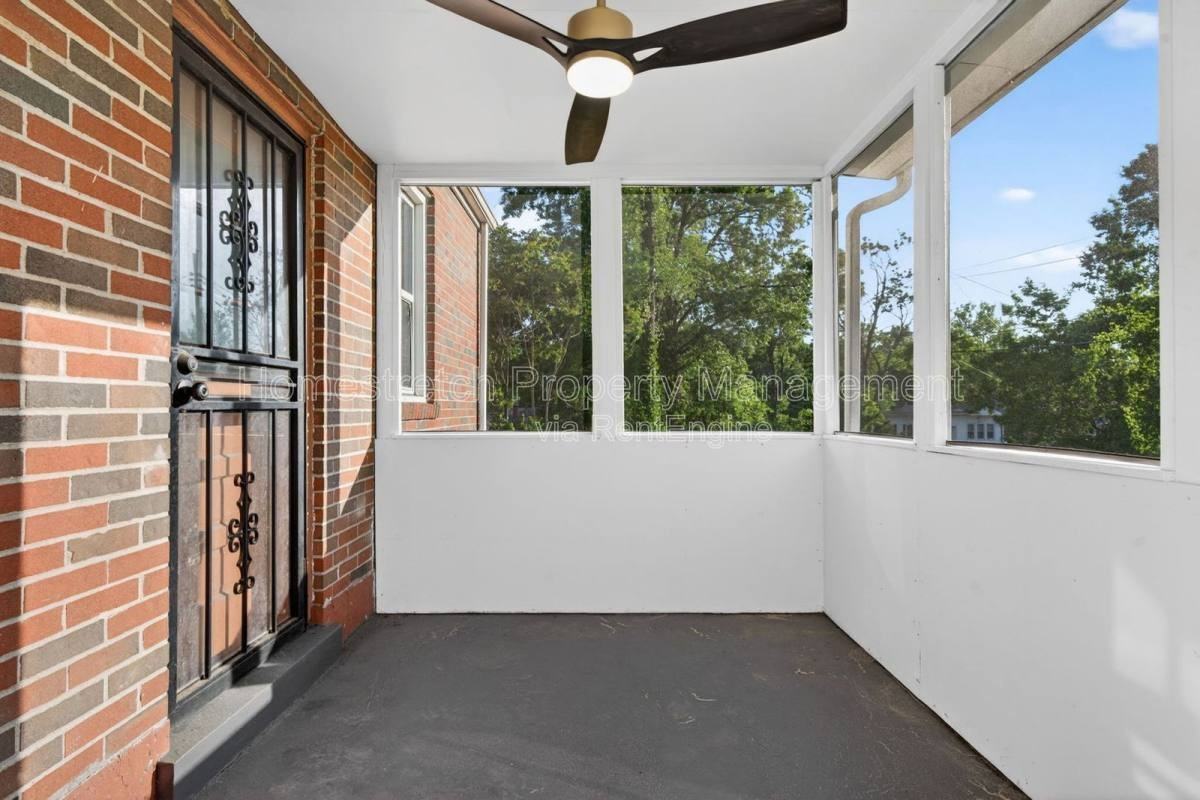 4707 Roxie St - Photo 3 of 10