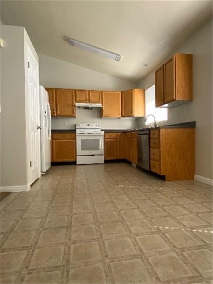 2026 Fremont Crest Ave - Photo 2 of 11