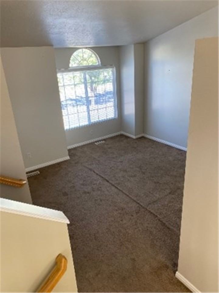 2026 Fremont Crest Ave - Photo 3 of 11