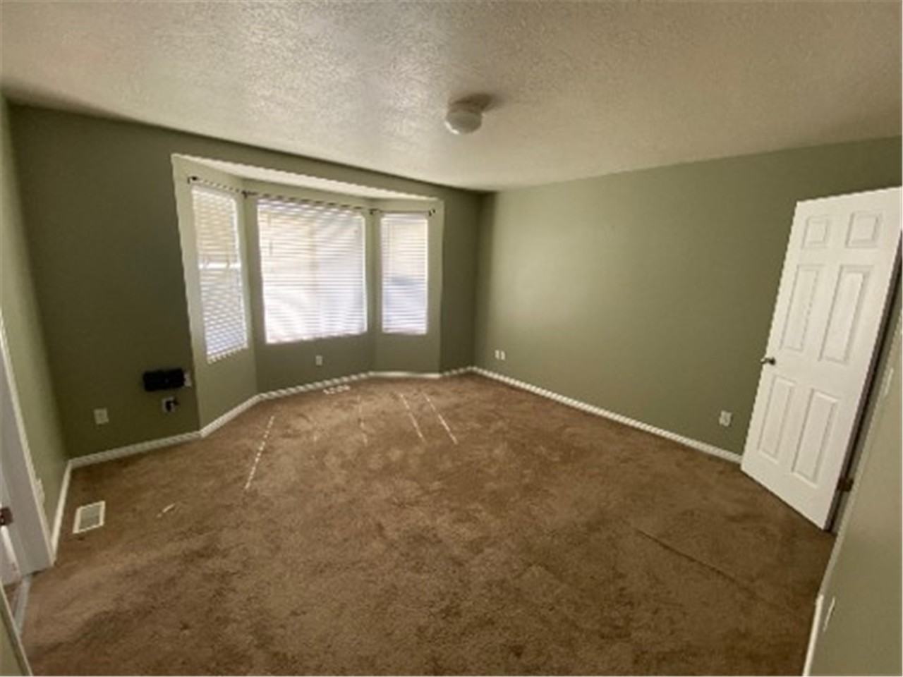 2026 Fremont Crest Ave - Photo 5 of 11