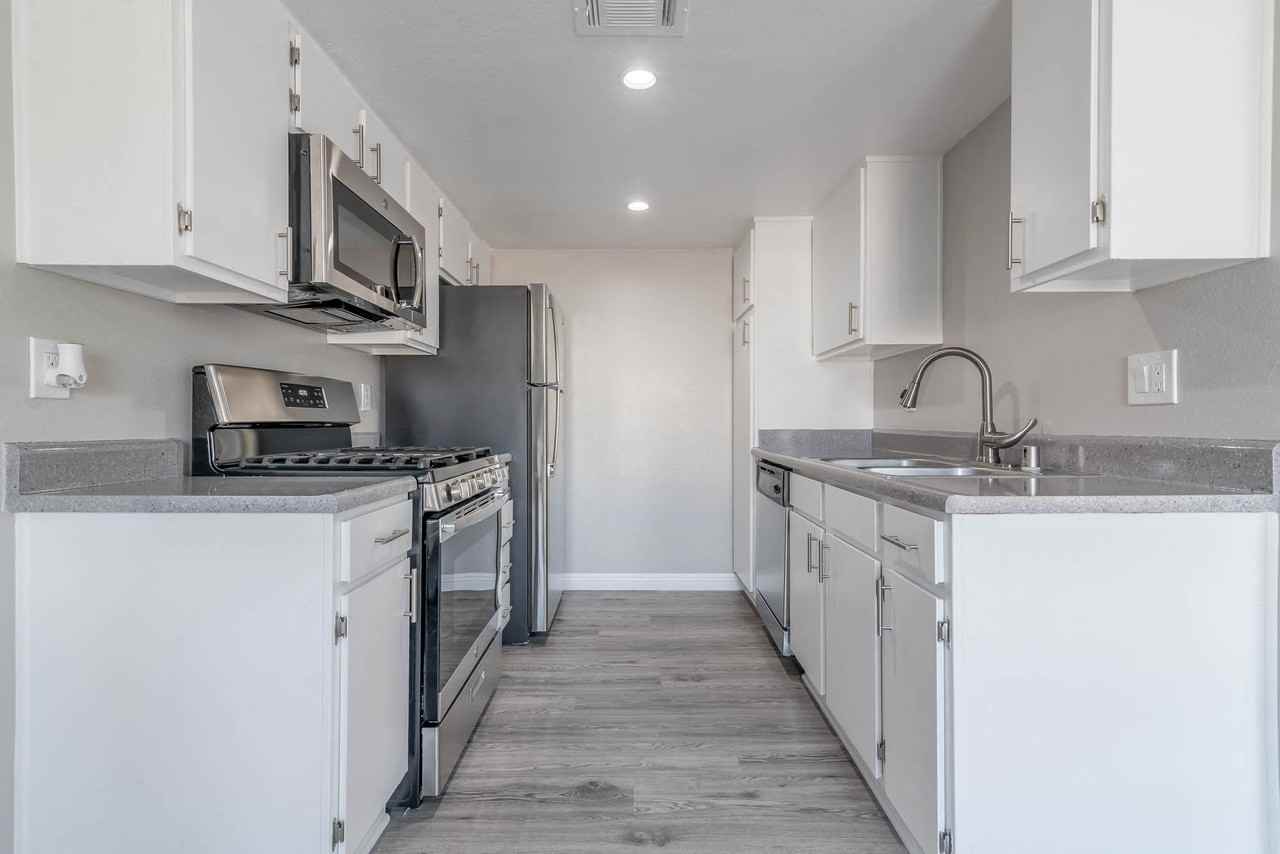Citrus Grove Apartments - Photo 5 of 20