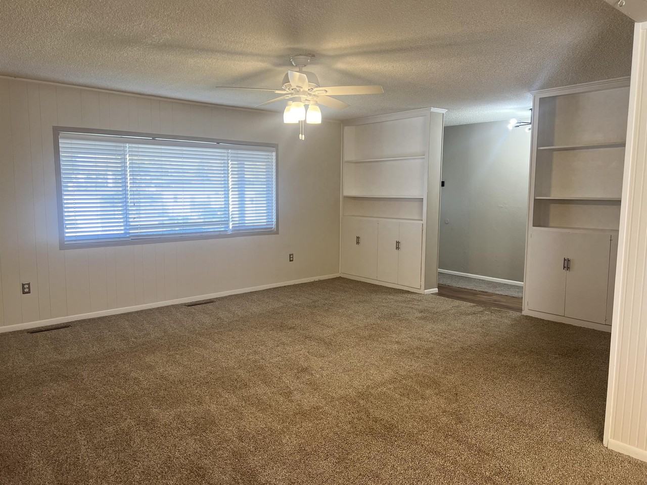 487 Se - Photo 3 of 43