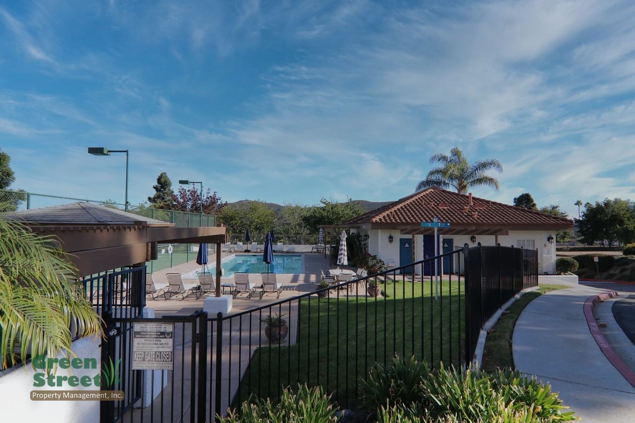 910 S Rancho Santa Fe Rd #D - Photo 6 of 30