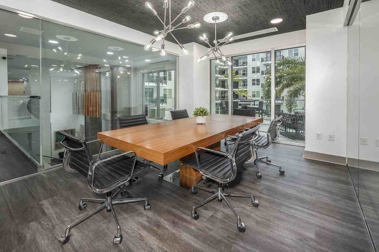 Society Westshore Apartments - Photo 3 of 34
