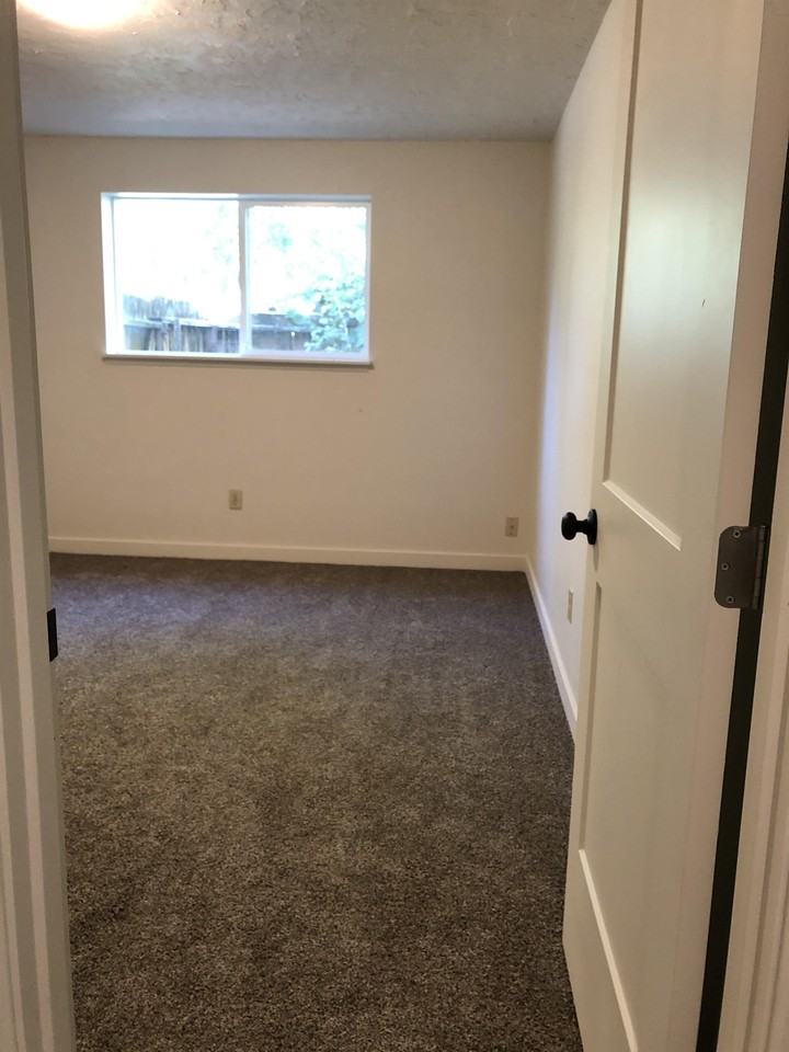 2039 Nw Arthur Pl - Photo 3 of 20