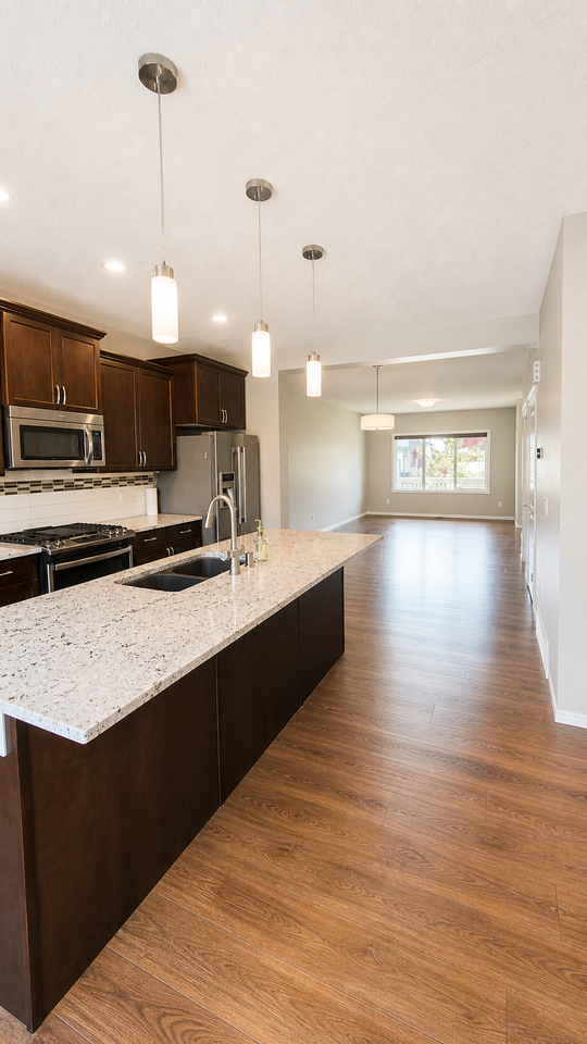 17347 49 St Nw - Photo 5 of 25