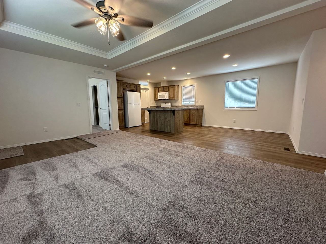 212 Las Flores Ave - Photo 4 of 15