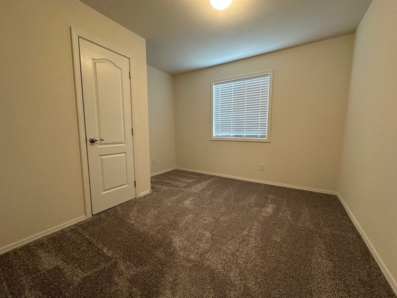 212 Las Flores Ave - Photo 7 of 15