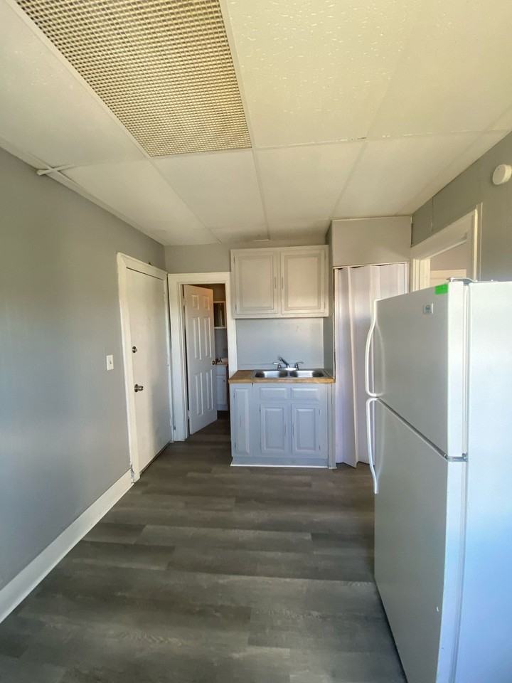 3834 Glenway Ave - Photo 5 of 16