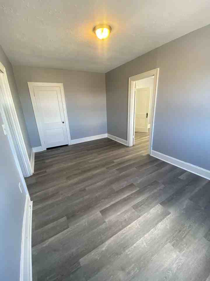 3834 Glenway Ave - Photo 6 of 16