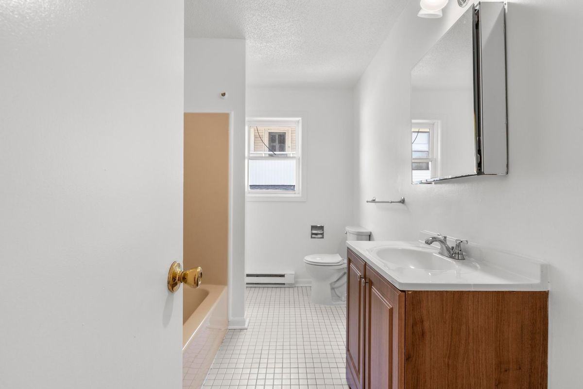 100 Meriden Rd ##A - Photo 7 of 19