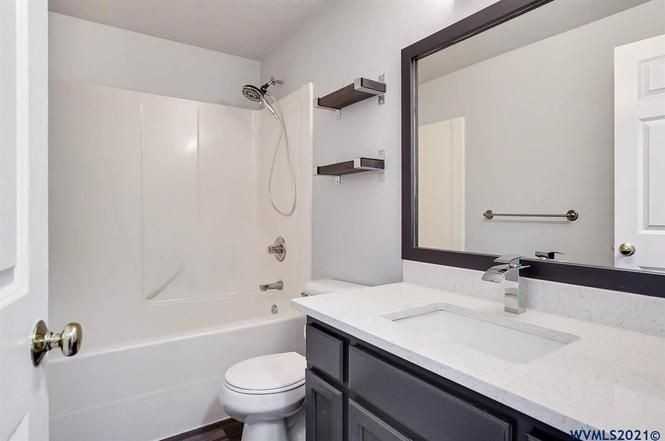 1052 Ginger Ave Se - Photo 2 of 10