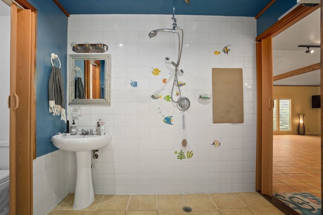 6240 Olohena Rd - Photo 2 of 10