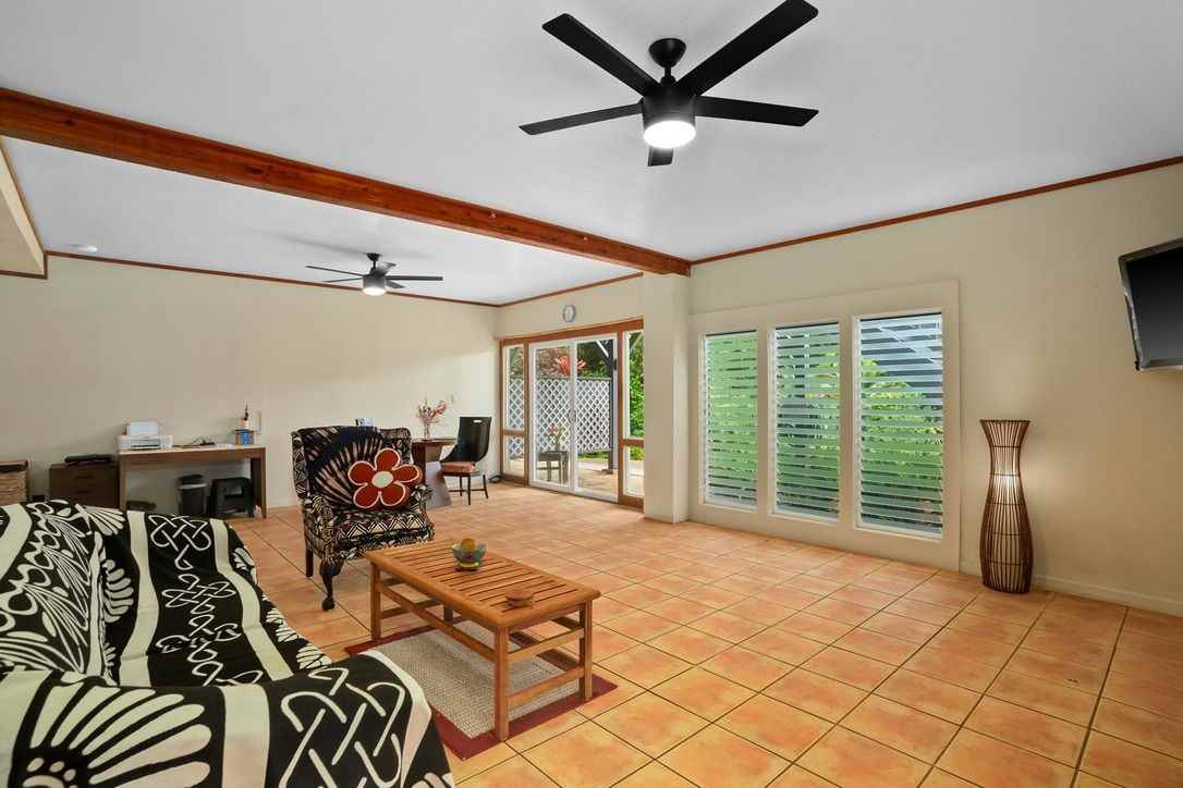6240 Olohena Rd - Photo 3 of 10