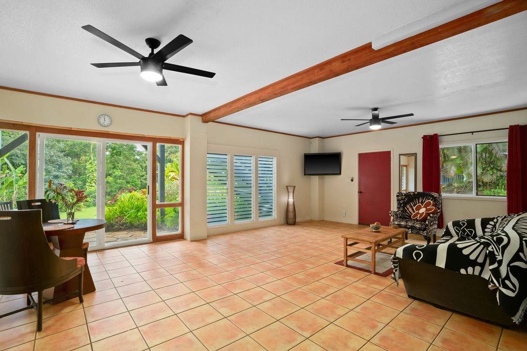 6240 Olohena Rd - Photo 5 of 10
