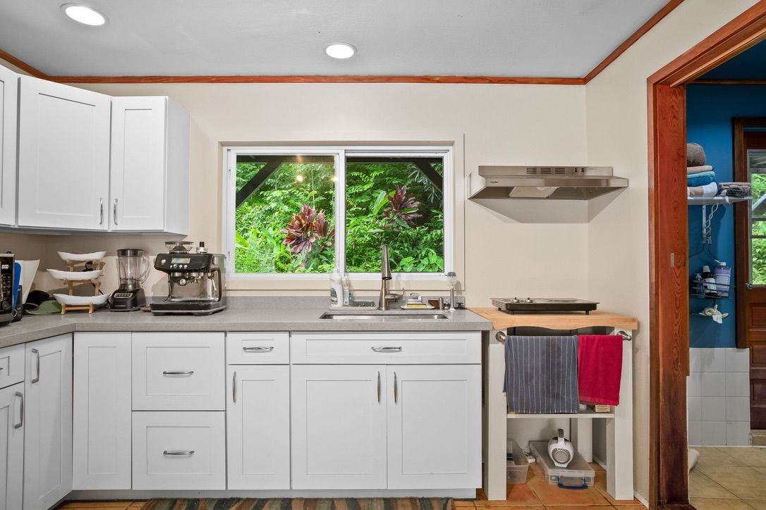 6240 Olohena Rd - Photo 7 of 10