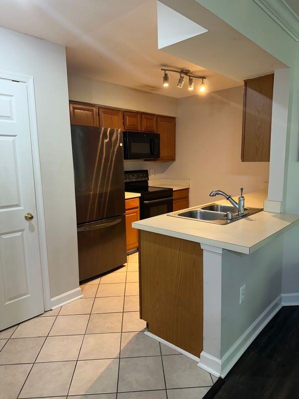 3829 Salemway Ct - Photo 6 of 11