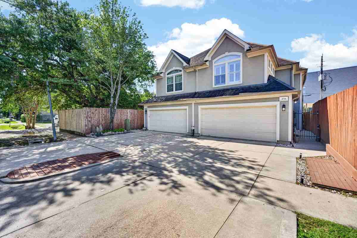 4711 Floyd St - Photo 2 of 3