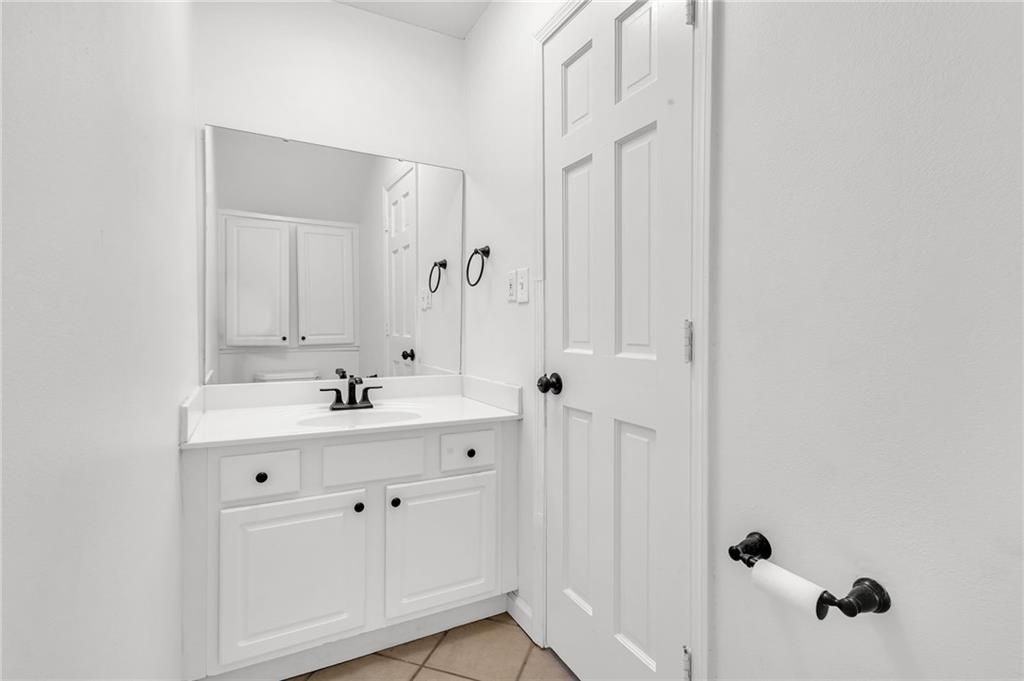 1101 Collier Rd Nw ##I2 - Photo 6 of 14